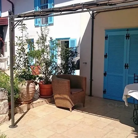 Mali San Willa Barusic